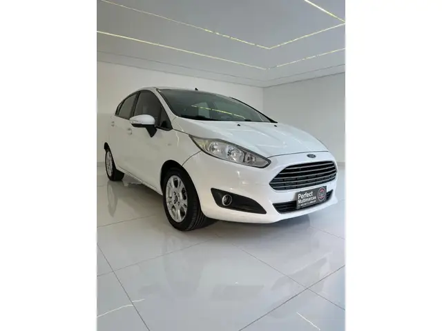 Carro Ford Fiesta Hatch 2015 Titanium Powershift 1.6 (Flex)