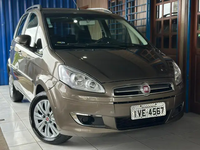 Carro Fiat Idea 2014 Attractive 1.4 8V (Flex)