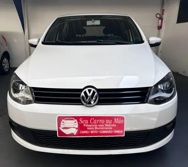 Carro Volkswagen Fox 2014 1.0 TEC (Flex) 4p