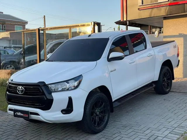 Carro Toyota Hilux Cabine Dupla 2022 GR-S 4x4 2.8 TDI Dies. Aut.