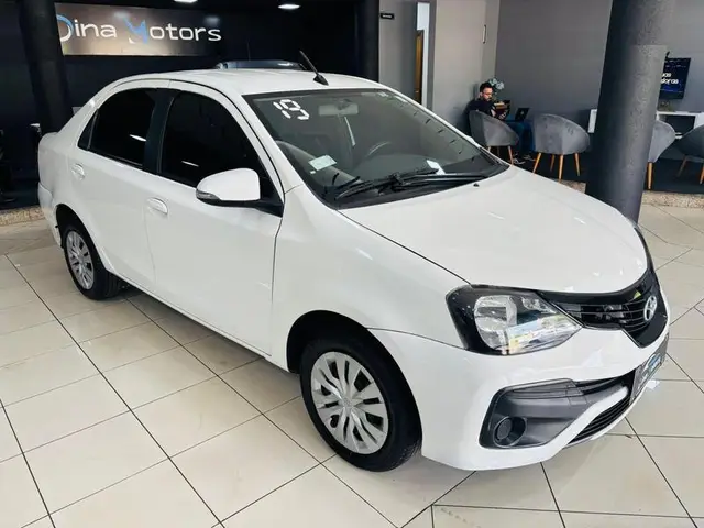 Carro Toyota Etios Sedan 2019 X Plus 1.5 (Flex)