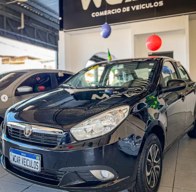 Carro Fiat Siena 2013 Essence 1.6 16V (Flex)