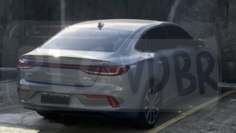 Flagra: BYD Qin Plus é sedan que faz 34,5 km/l com cara de Song Pro