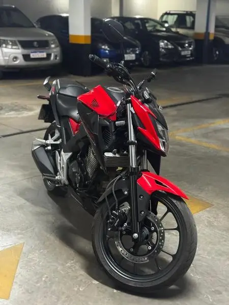 Moto Honda CB 300F Twister 2023 (ABS)