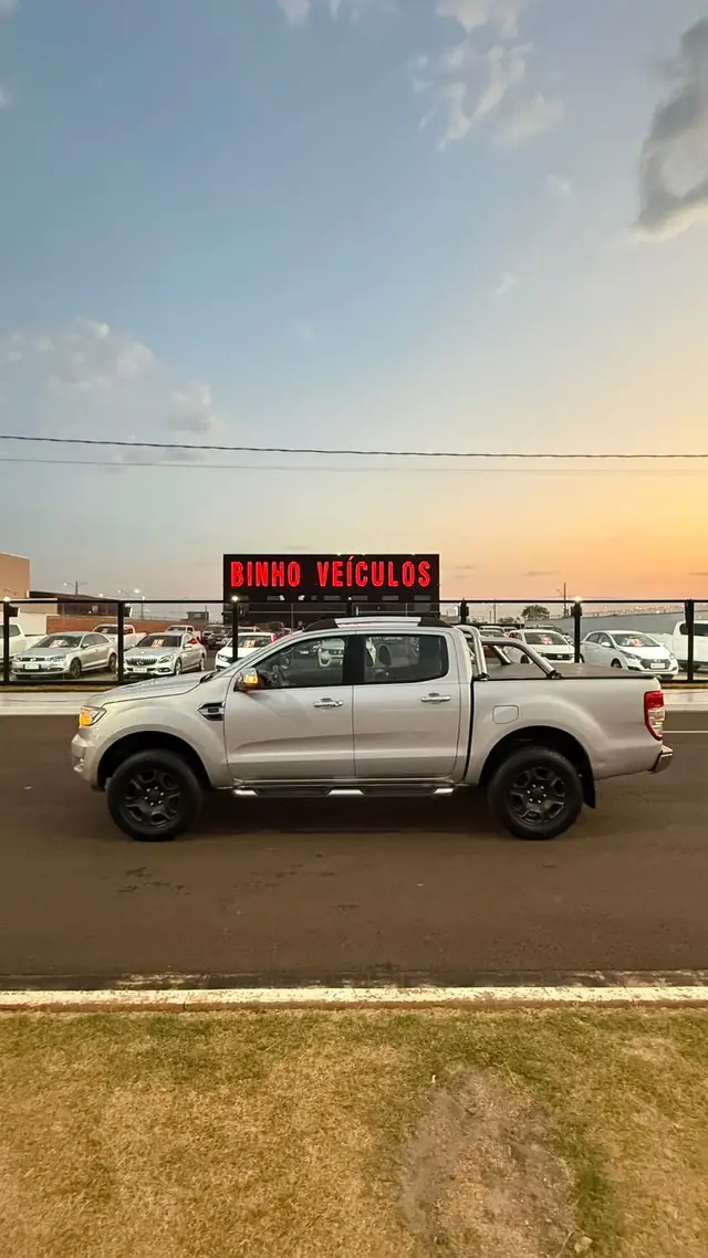 Carro Ford Ranger Cabine Dupla 2017 Ranger 2.5 XLT CD (Flex)