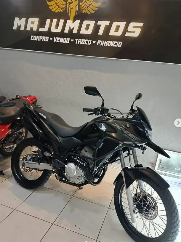 Moto Honda XRE 300 2025 Adventure