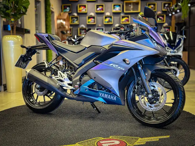Moto Yamaha YZF R15 2025 ABS