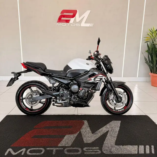 Moto Yamaha XJ6 N 2017 XJ6 N 600 (ABS)