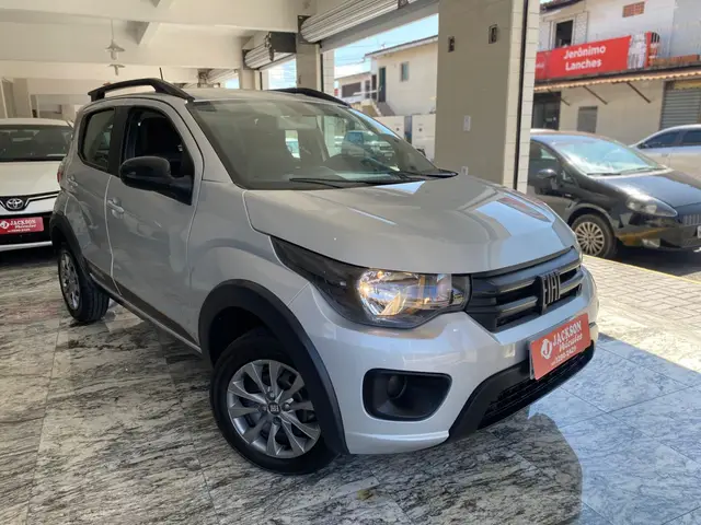 Carro Fiat Mobi 2024 Trekking 1.0