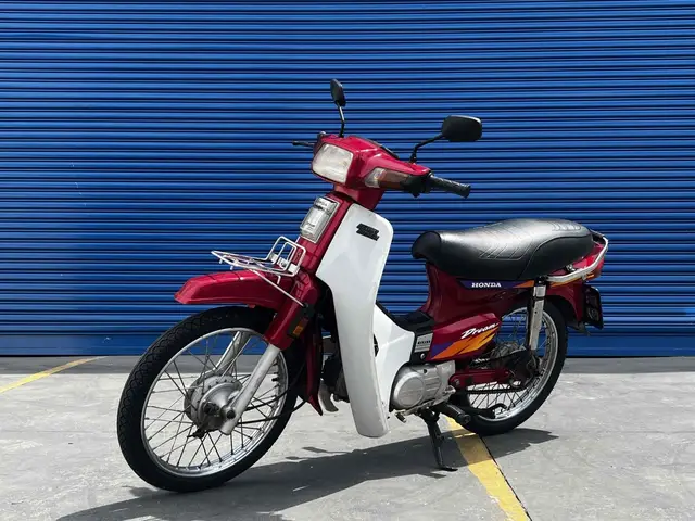 Moto Honda C 100 1996 DREAM
