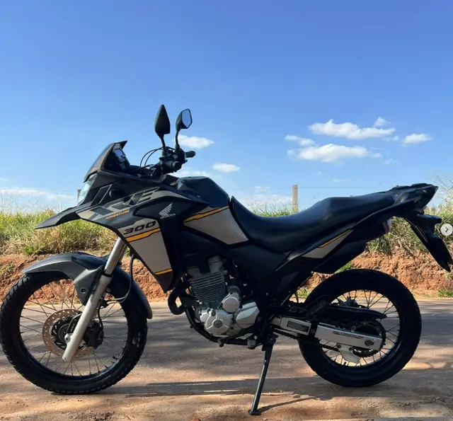 Moto Honda XRE 300 2025 Adventure