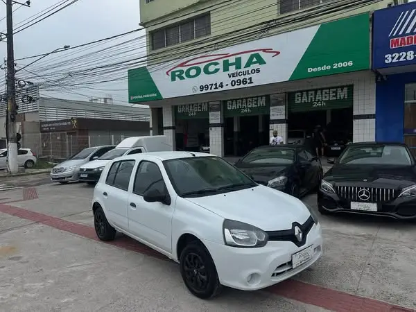 Carro Renault Clio 2014 Authentique 1.0 16V (Flex) 4p