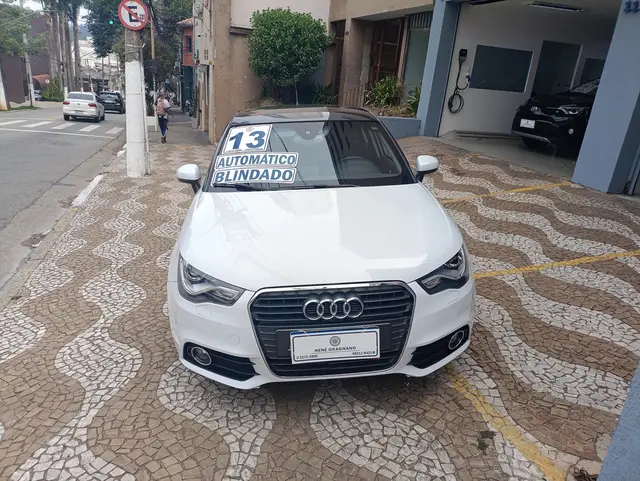 Carro Audi A1 2013 1.4 TFSI Sportback Attraction S Tronic