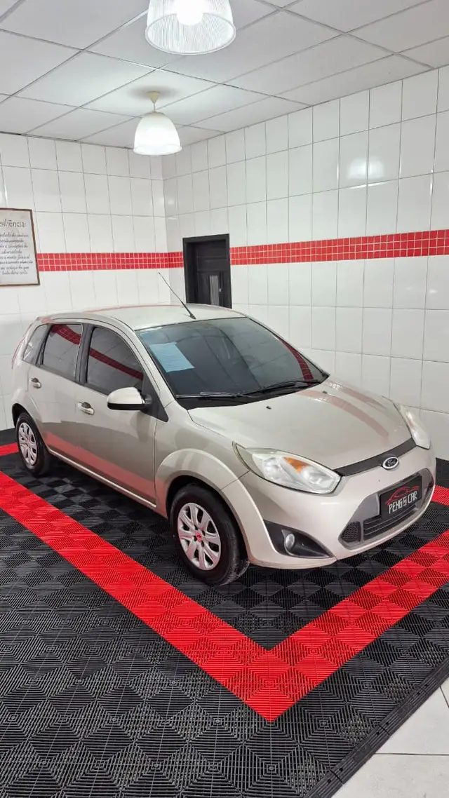 Carro Ford Fiesta Hatch 2013 SE Rocam 1.6 (Flex)