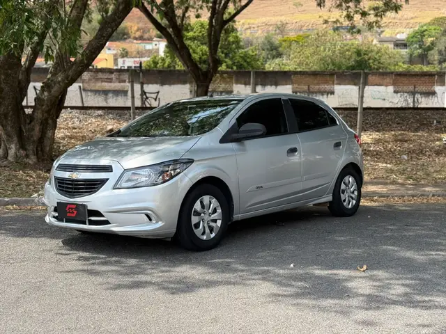 Carro Chevrolet Onix 2019 1.0 Joy SPE/4