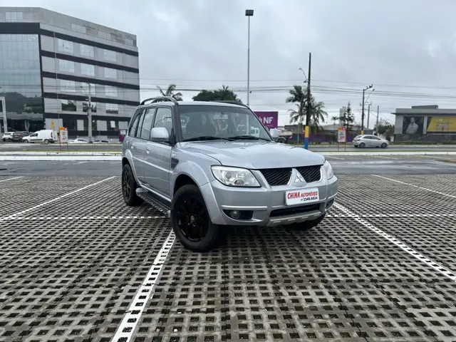 Carro Mitsubishi Pajero TR4 2013 2.0 16V 4x2 (Flex) (Aut)