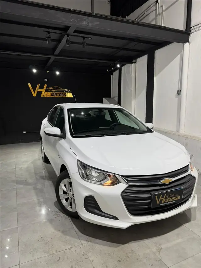 Carro Chevrolet Onix Plus 2023 LT 1.0