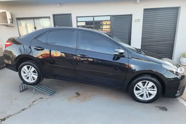 Carro Toyota Corolla 2015 Sedan 1.8 Dual VVT-i GLi (Flex)