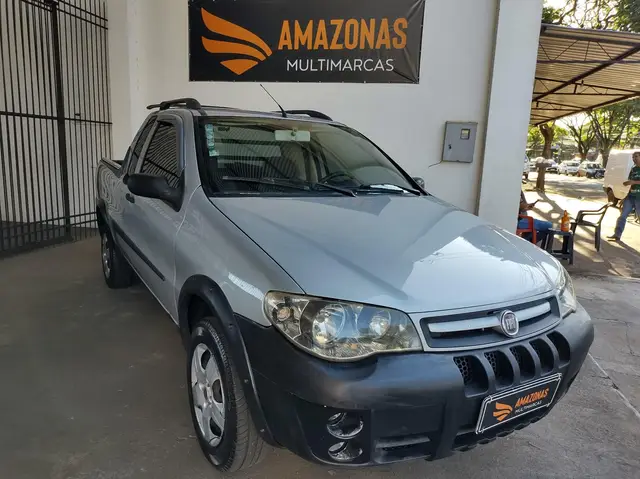 Carro Fiat Strada 2011 Celeb. 1.4 mpi Fire Flex 8V CE