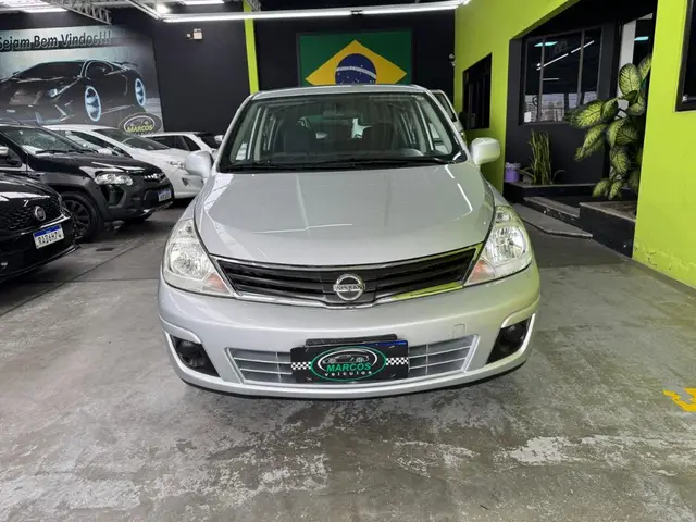 Carro Nissan Tiida 2013 S 1.8 (flex)