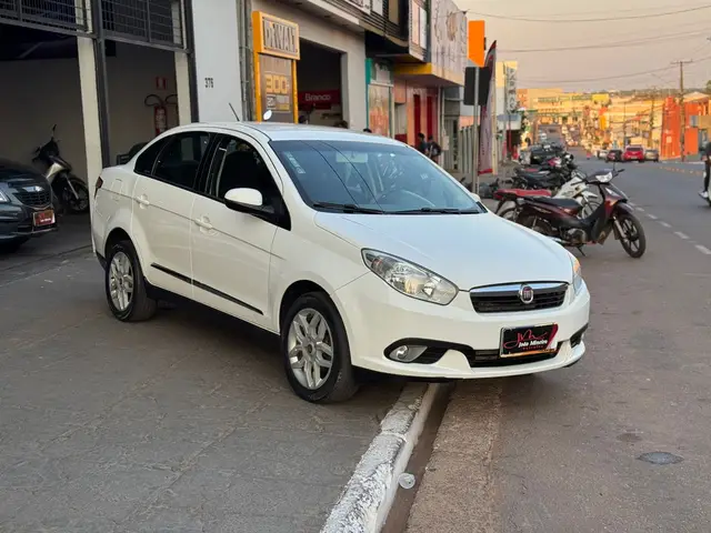 Carro Fiat Grand Siena 2016 Essence 1.6 16V (Flex)