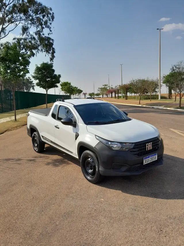 Carro Fiat Strada 2023 Endurance 1.4 Cabine Plus (Flex)