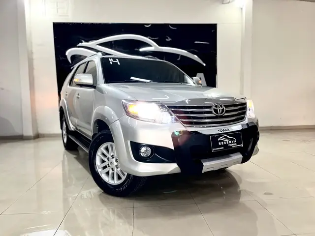 Carro Toyota Hilux SW4 2014 2.7 4x2 SR (Flex)