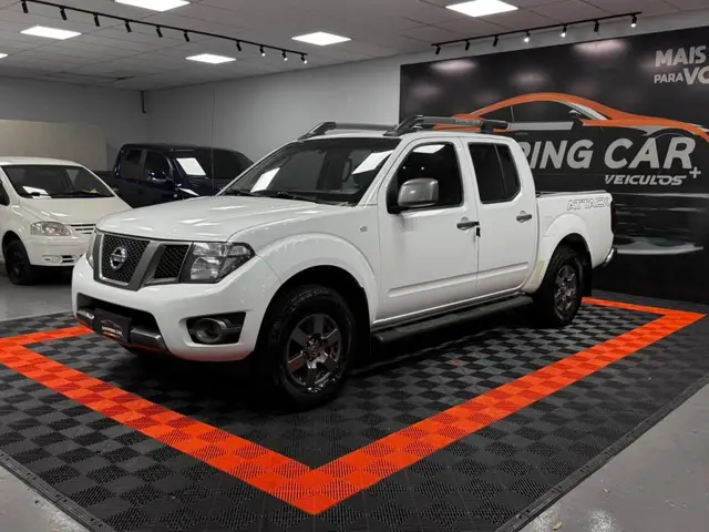 Carro Nissan Frontier 2015 2.5 TD CD 4x4 SV Attack (Aut)