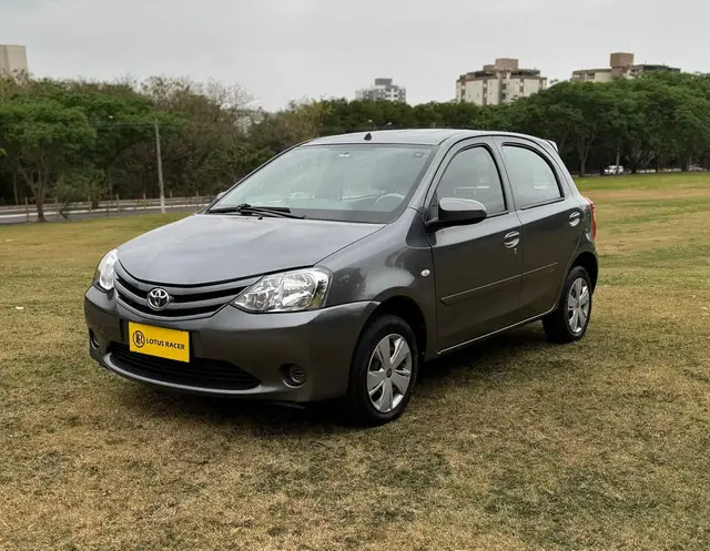 Carro Toyota Etios 2016 X 1.3 (Flex)