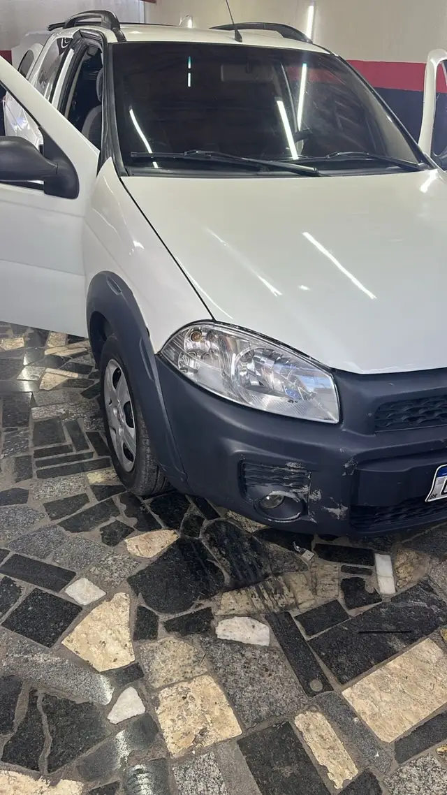 Carro Fiat Strada 2017 Hard Working 1.4 (Flex) (Cabine Dupla)