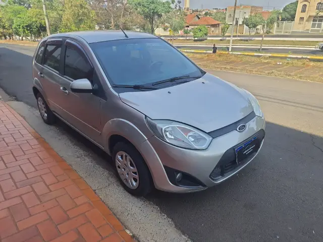 Carro Ford Fiesta Hatch 2011 1.6 (Flex)