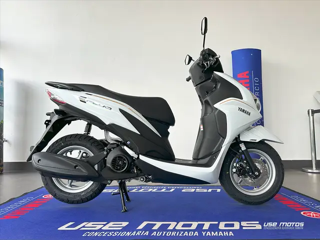 Moto Yamaha Fluo 2026 Hybrid Connected