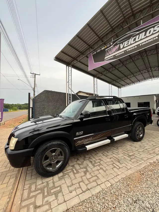 Carro Chevrolet S10 Cabine Dupla 2011 S10 Rodeio 2.4 Flexpower 4X2 (Cab Dupla)