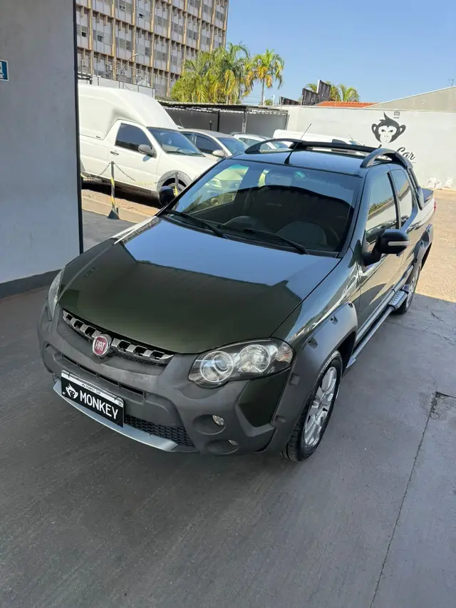Carro Fiat Strada 2015 Adventure 1.8 16V (Flex) (Cabine Dupla)