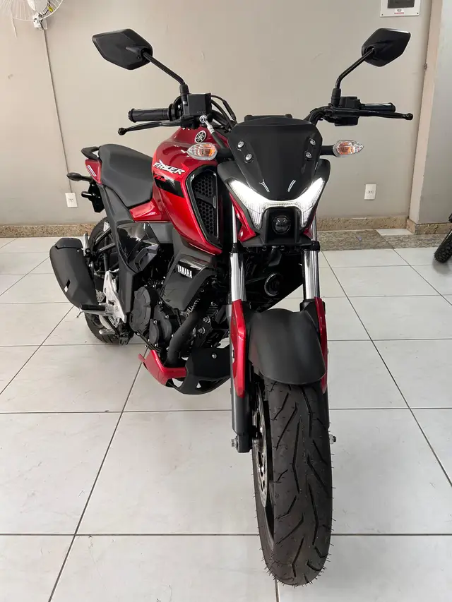 Moto Yamaha Fazer FZ15 2025 Connected