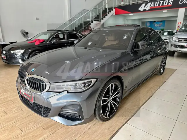 Carro BMW 320i 2022 M Sport 2.0 Turbo (Aut)