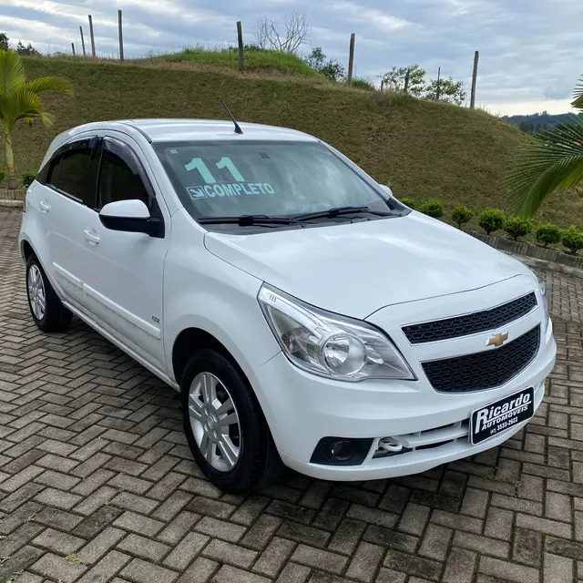 Carro Chevrolet Agile 2011 LTZ 1.4 8V (Flex)