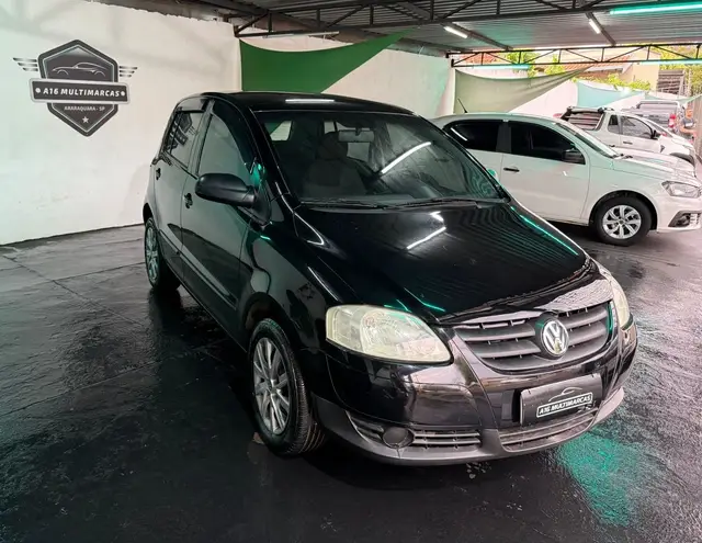 Carro Volkswagen Fox 2010 1.0 8V (Flex) 4p