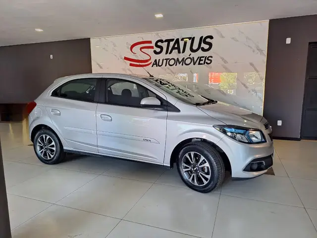 Carro Chevrolet Onix 2015 1.4 LTZ SPE/4 (Aut)