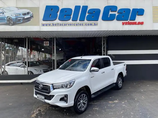 Carro Toyota Hilux Cabine Dupla 2015 Hilux 2.7 4x4 CD STD (Flex)