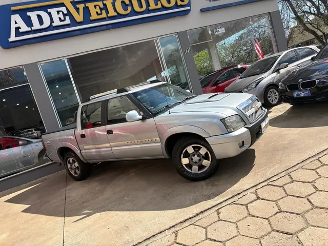 Carro Chevrolet S10 Cabine Dupla 2011 S10 Executive 4x2 2.4 (Flex) (Cab Dupla)