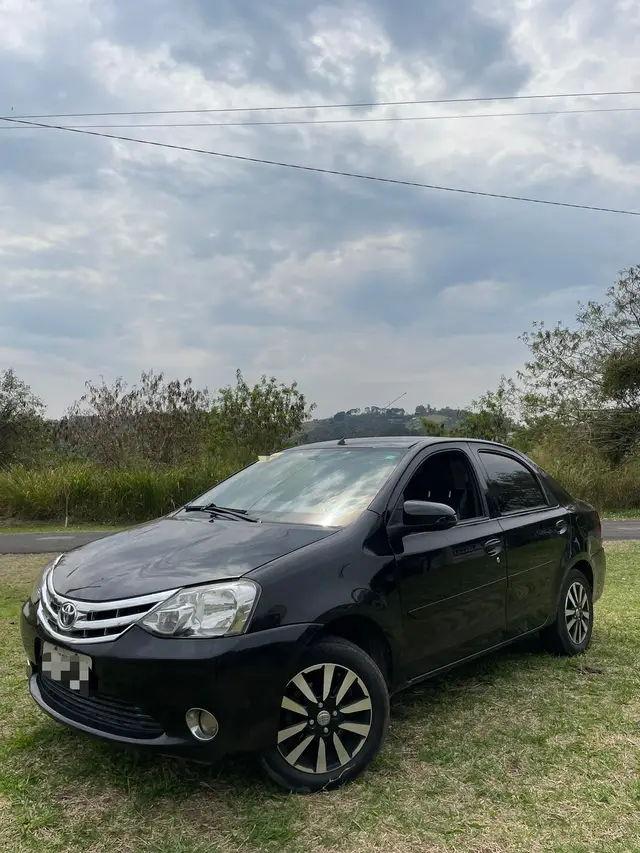 Carro Toyota Etios Sedan 2016 Platinum 1.5 (Flex)