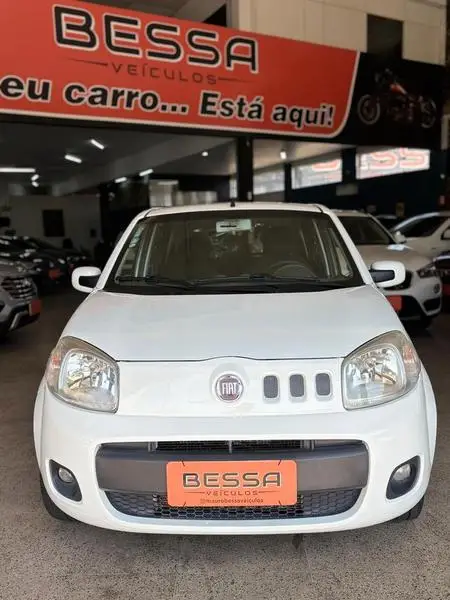 Carro Fiat Uno 2013 Vivace Italia 1.0 8V (Flex) 4p