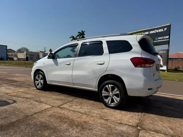 Carro Chevrolet Spin 2022 Premier 1.8 (Aut) (Flex)