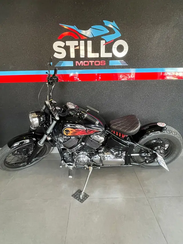 Moto Yamaha XVS 650 2004 Drag Star