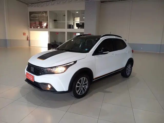 Carro Fiat Argo 2023 Trekking 1.3 (Flex)