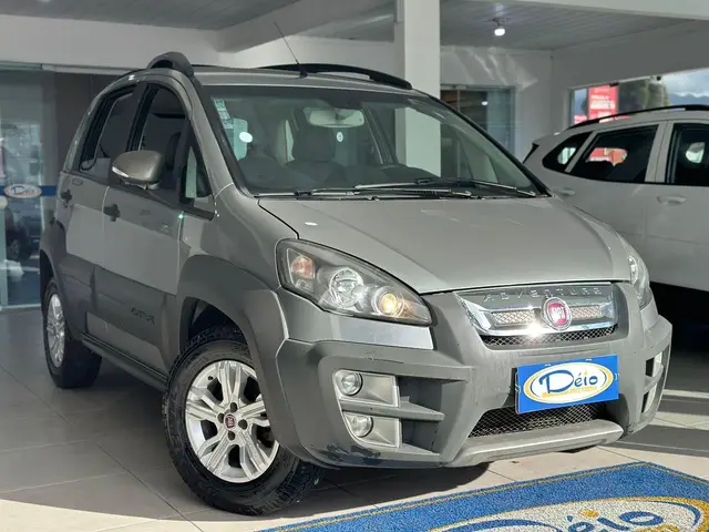 Carro Fiat Idea 2015 Adventure 1.8 16V Dualogic (Flex)