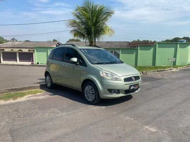 Carro Fiat Idea 2011 Attractive 1.4 8V (Flex)