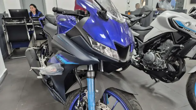 Moto Yamaha YZF R15 2025 ABS