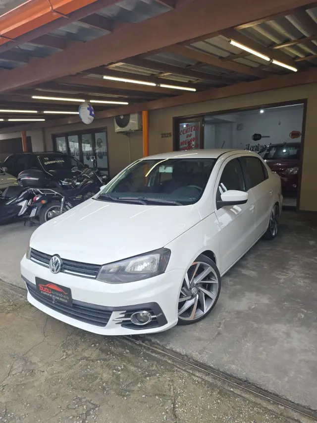 Carro Volkswagen Voyage 2017 1.6 Trendline (Flex)